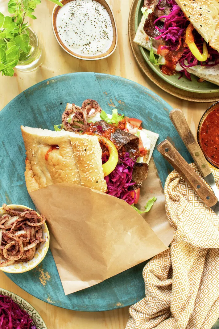 Flachbrot, Dürüm oder Teller? Was deine Döner-Bestellung wirklich über dich verrät